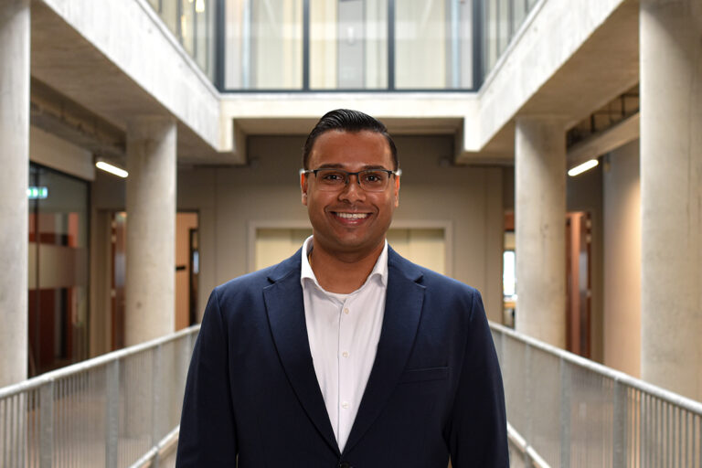 Vinish Sitaldin - Finance Consultant bij Staan