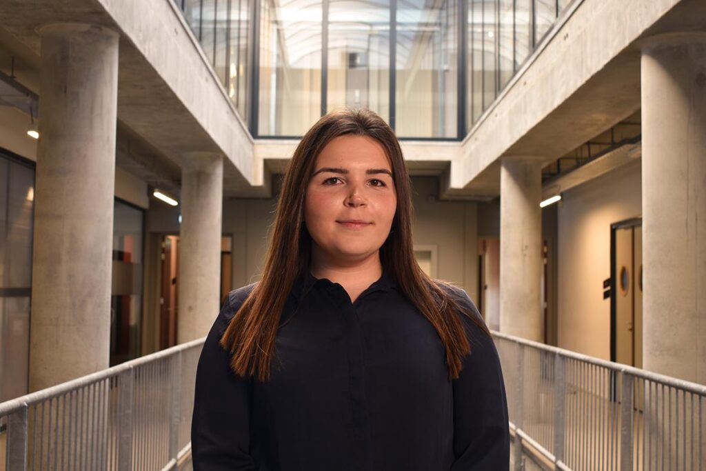 Aleyna - Finance Consultant
