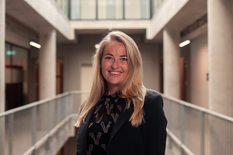 Eline Steur - Finance Consultant bij Staan